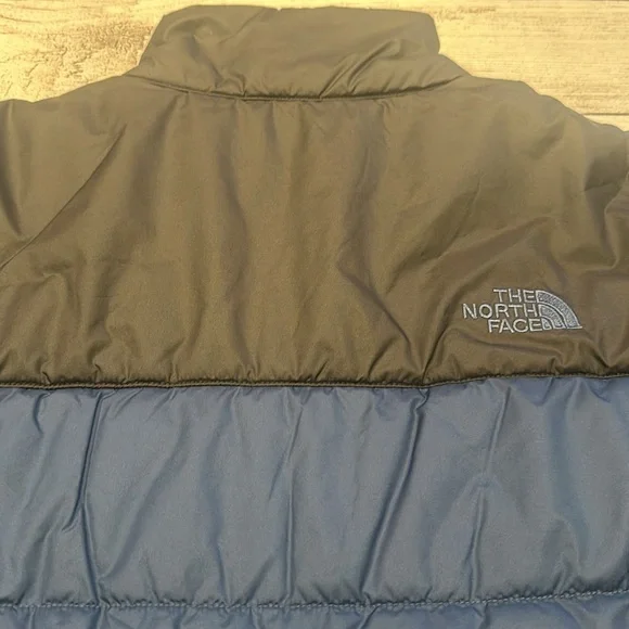 Men’s The North Face Everyday insulated jacket size L shady blue w/logo Puffers